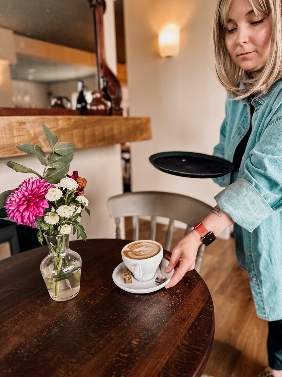 Freshly ground coffee & hot drinks